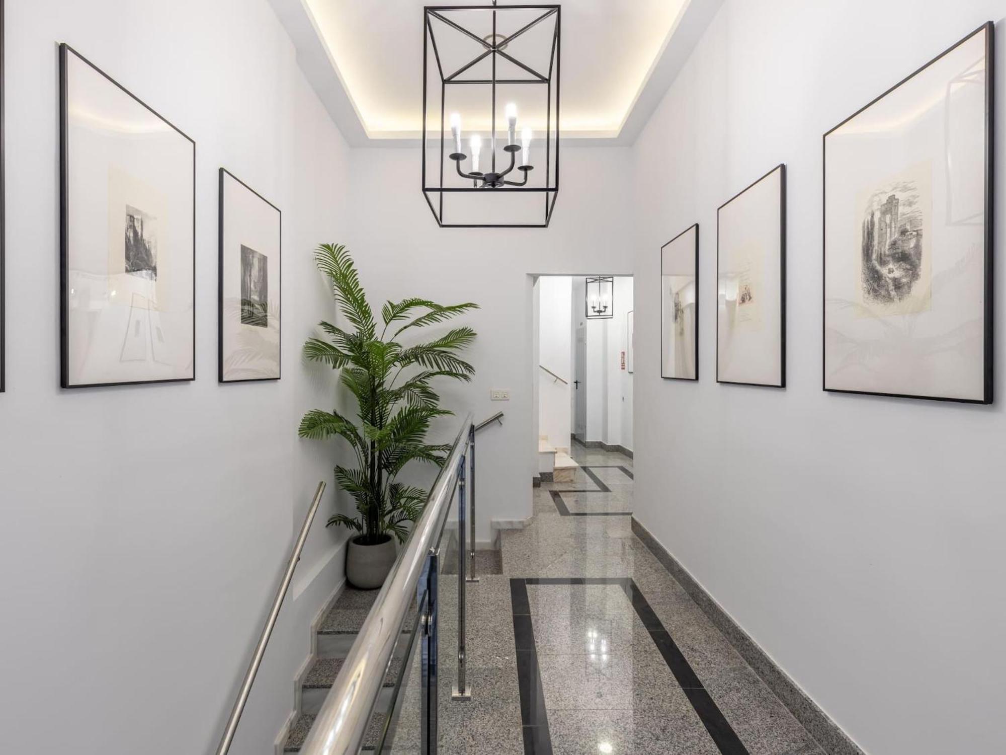 Central Stylish And Elegant 1 & 2 Bedroom Apartments III غرناطة المظهر الخارجي الصورة