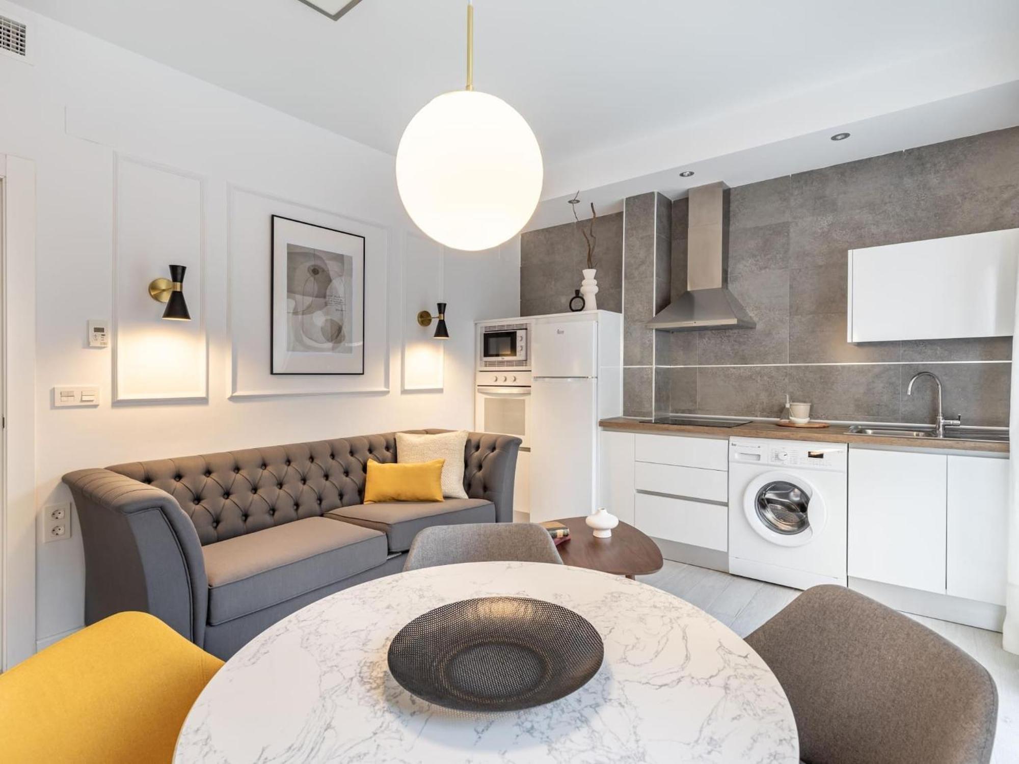 Central Stylish And Elegant 1 & 2 Bedroom Apartments III غرناطة المظهر الخارجي الصورة