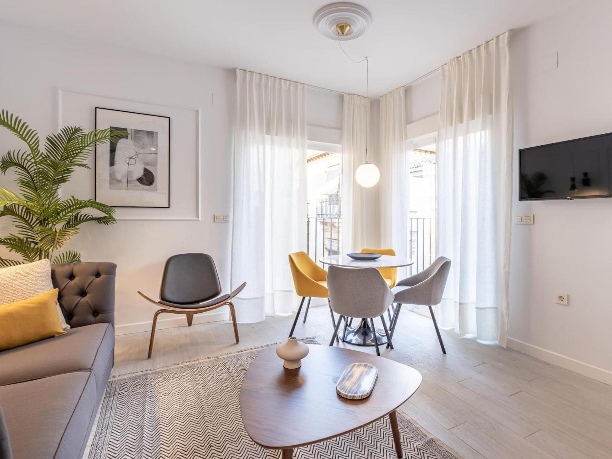 Central Stylish And Elegant 1 & 2 Bedroom Apartments III غرناطة المظهر الخارجي الصورة
